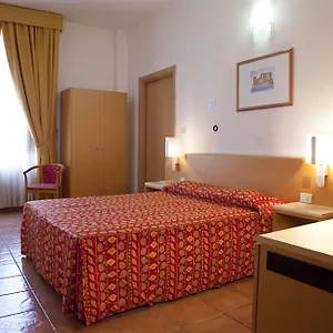 D Anna Hotel